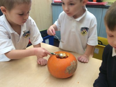 Image of Autumn term in class 1